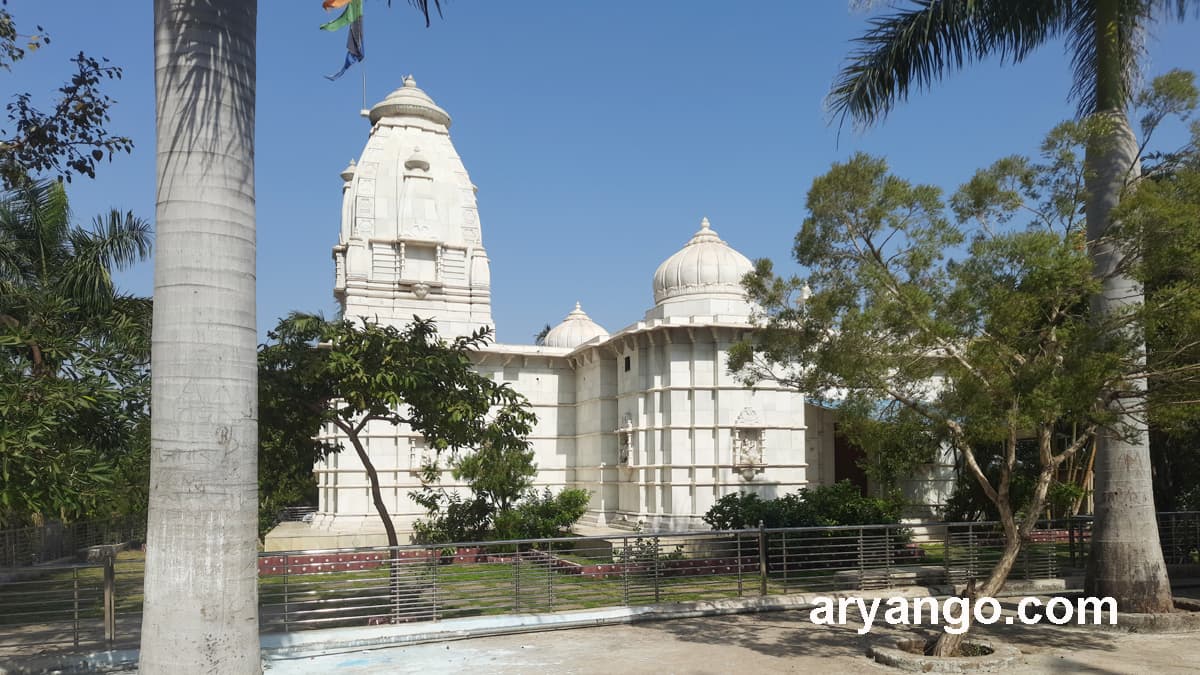 Muraith Mandir Majholi