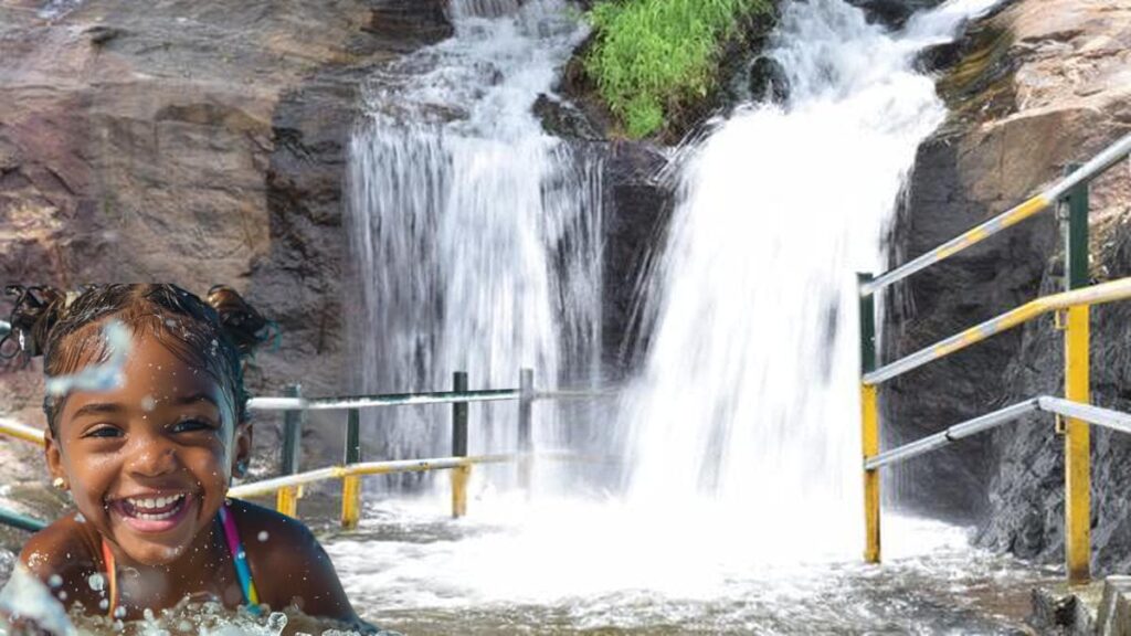 Kumbakkarai Falls